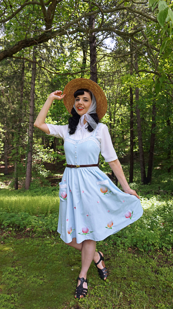 OUT OF THE RABBIT HOLE  Retro Spring Outfit Feat. Lindy Bop