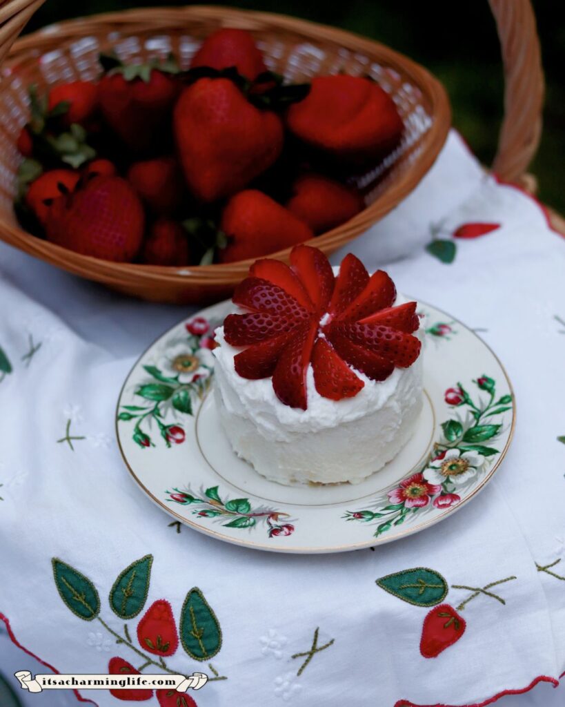 Fresh strawberry cream mini cakes summer recipe